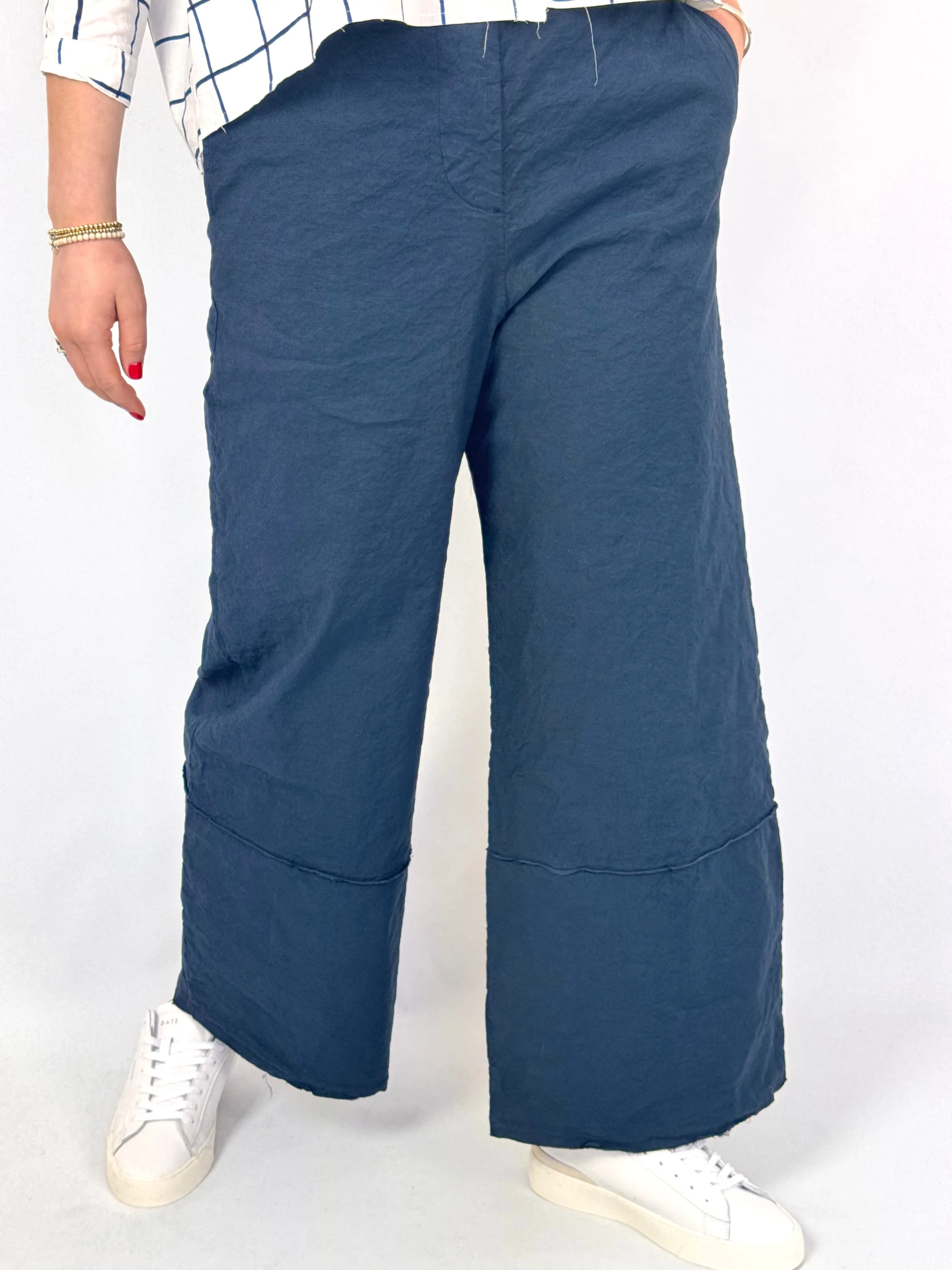 Aequamente 106 Trousers Abisso