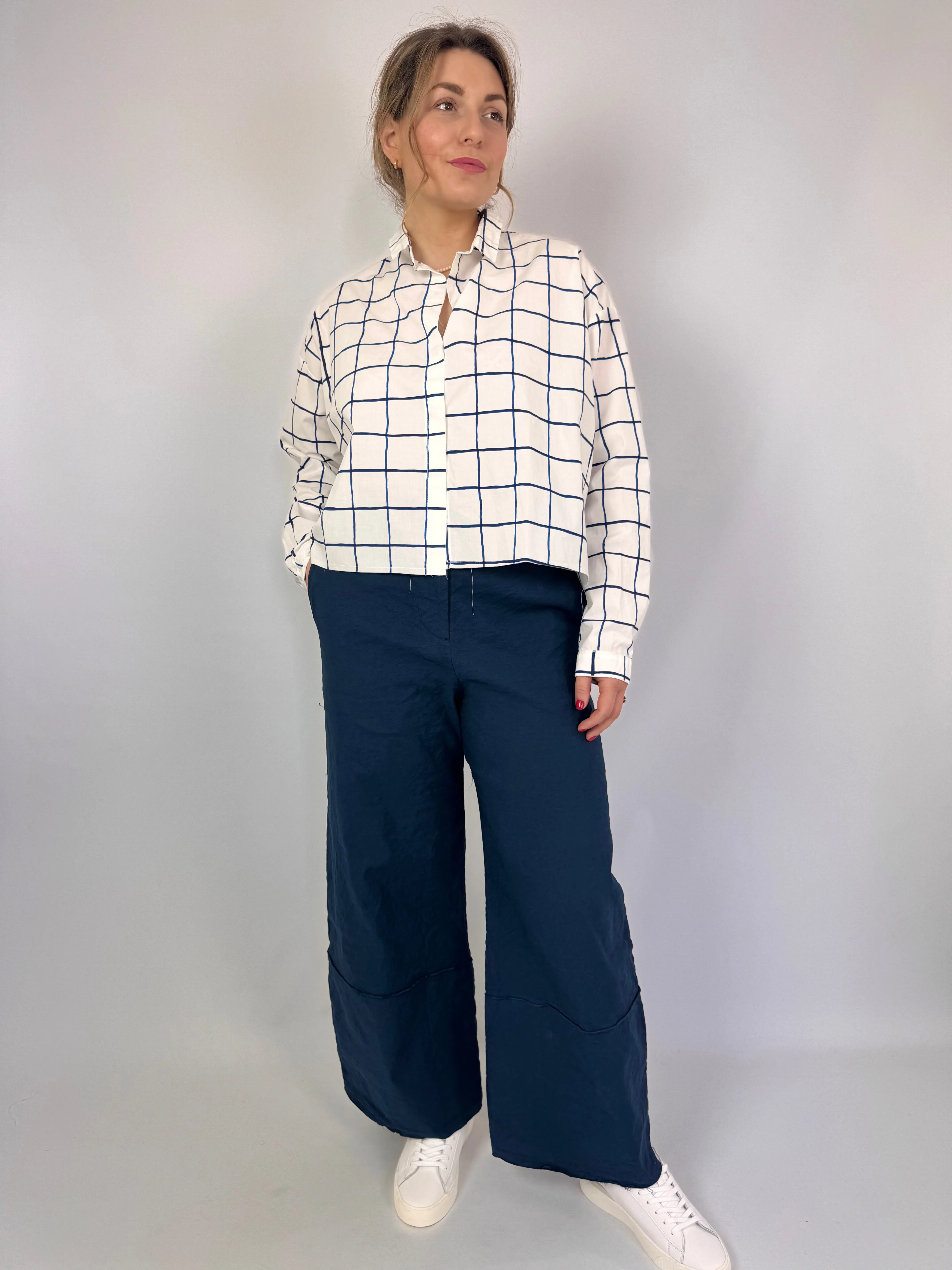 Aequamente 106 Trousers Abisso
