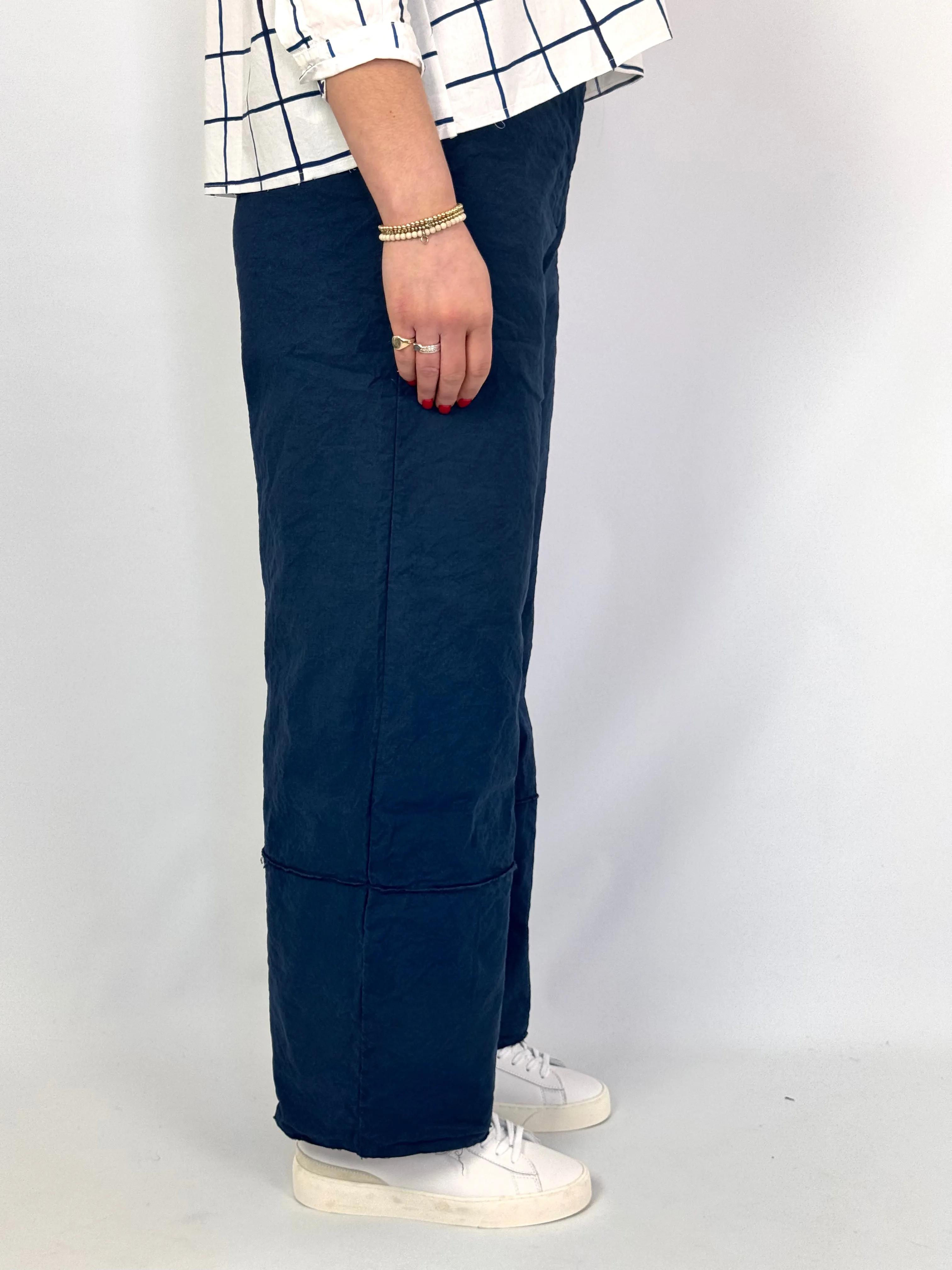 Aequamente 106 Trousers Abisso