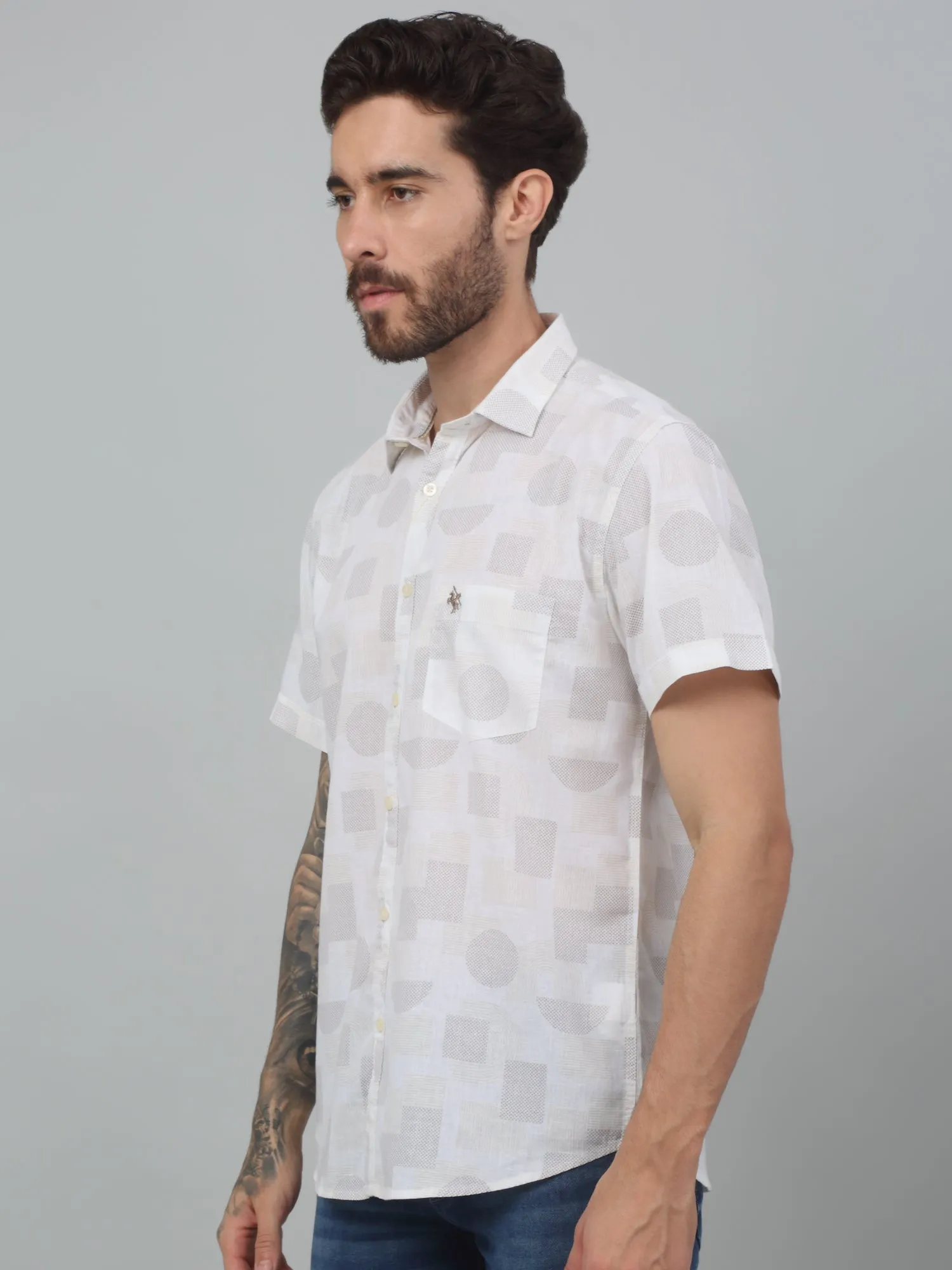 Men's Cream Casual Geometric Print Half sleeve Shirt