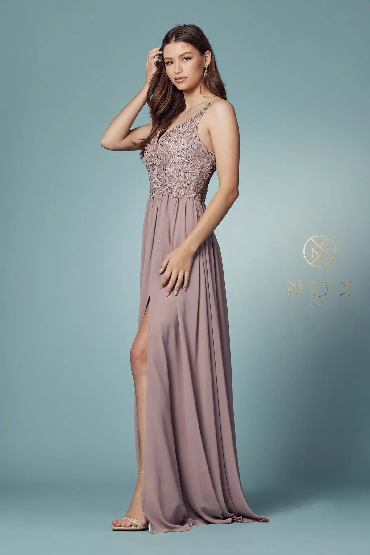 PLUNGE SWEETHEART EMBROIDERED NECK A-LINE GOWN WITH SIDE SLIT_Y299